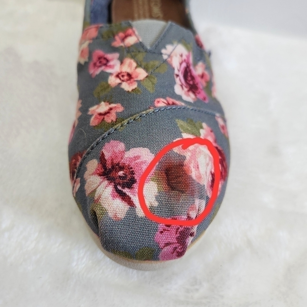 TOMS Classic Canvas Gray Pink Rose Buds Floral Flower Slip On Flats Size 7 - Picture 14 of 14